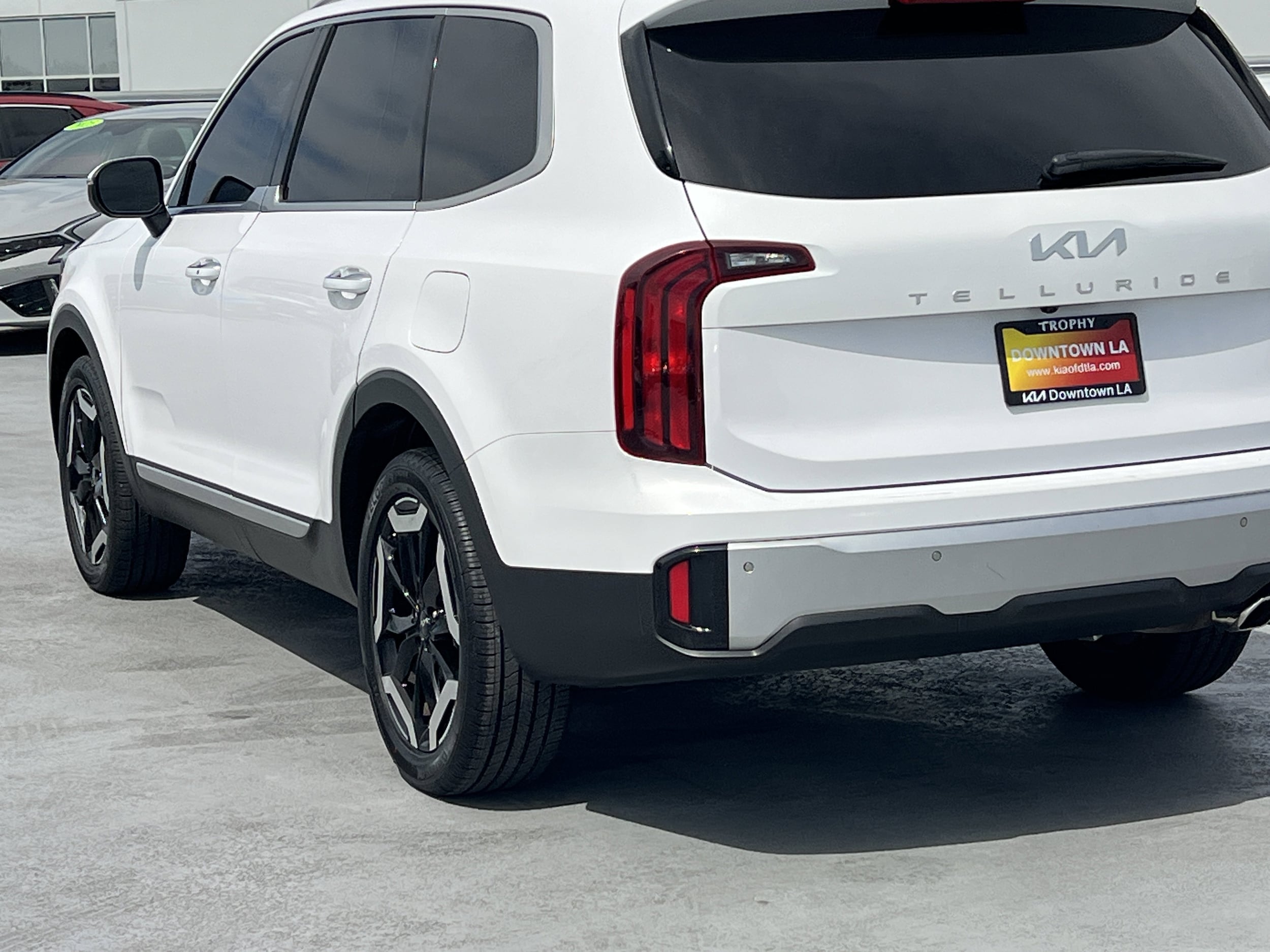 View vehicle photo 5