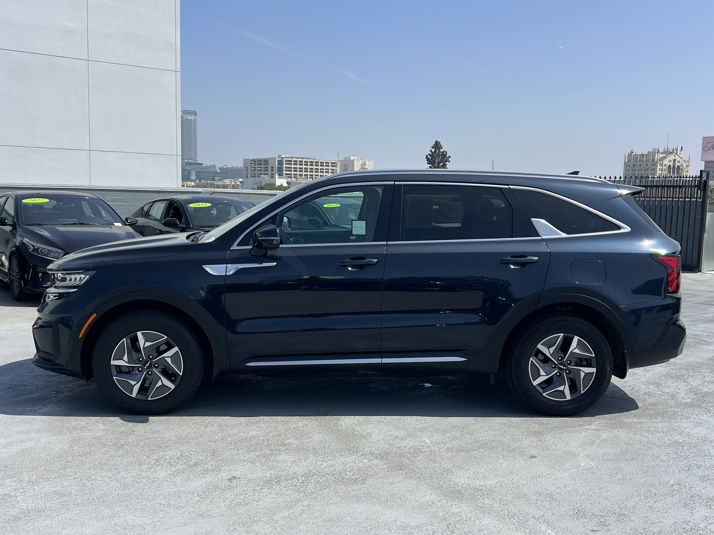 View vehicle photo 3