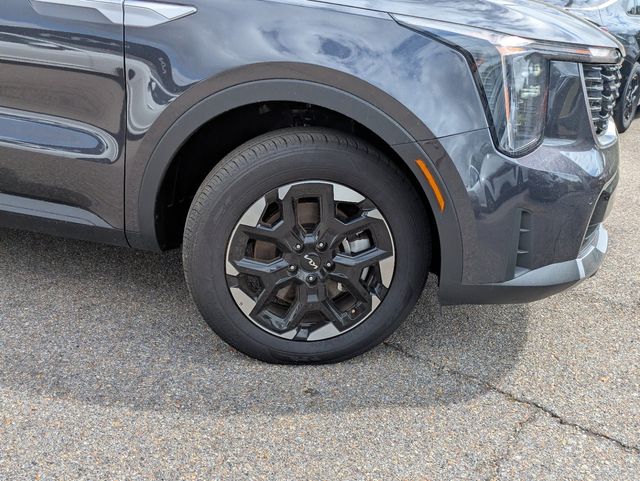 2025 Kia Sorento S - Photo 9