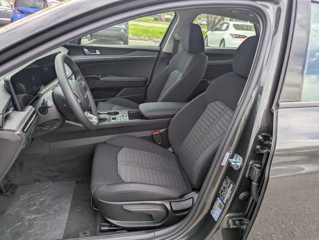 2026 Kia K5 LXS - Photo 11