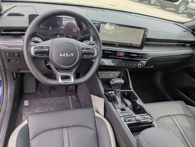 2025 Kia K5 GT-Line - Photo 16