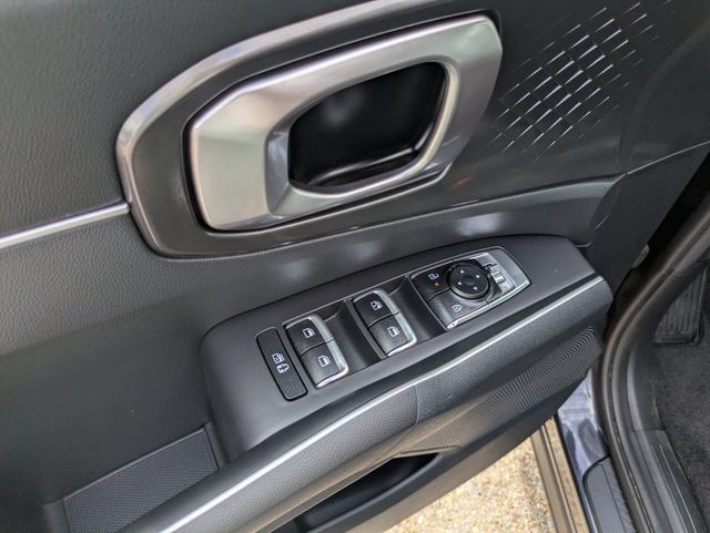 2025 Kia Sorento S - Photo 12