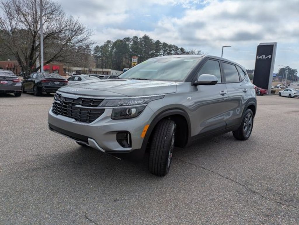 New 2026 Kia Seltos LX SUV