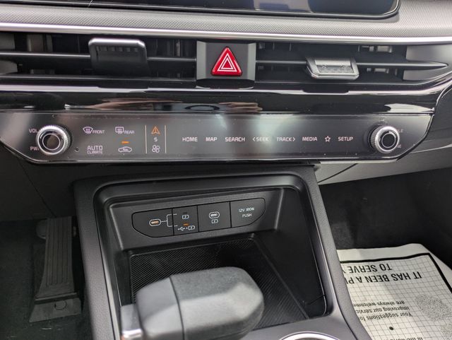 2026 Kia K5 LXS - Photo 17