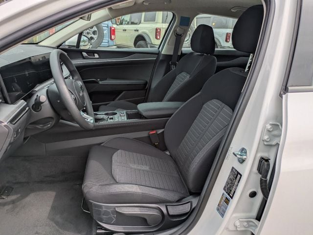 2026 Kia K5 LXS - Photo 10
