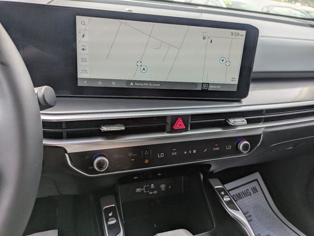 2025 Kia Sorento S - Photo 16