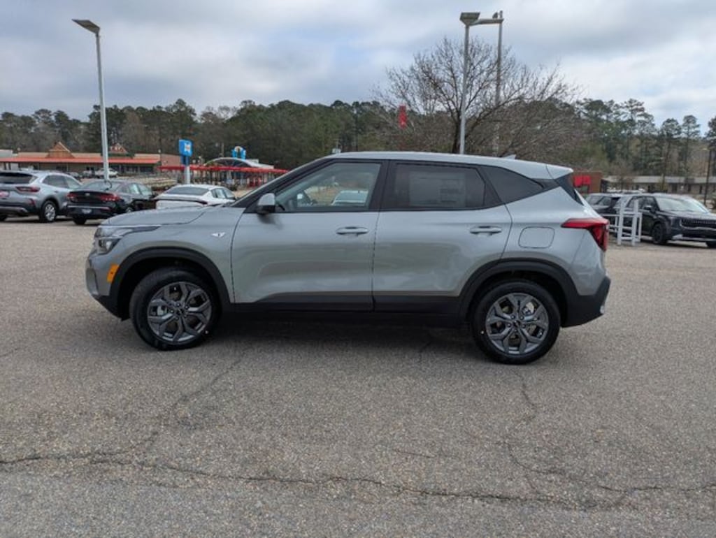 New 2026 Kia Seltos LX SUV