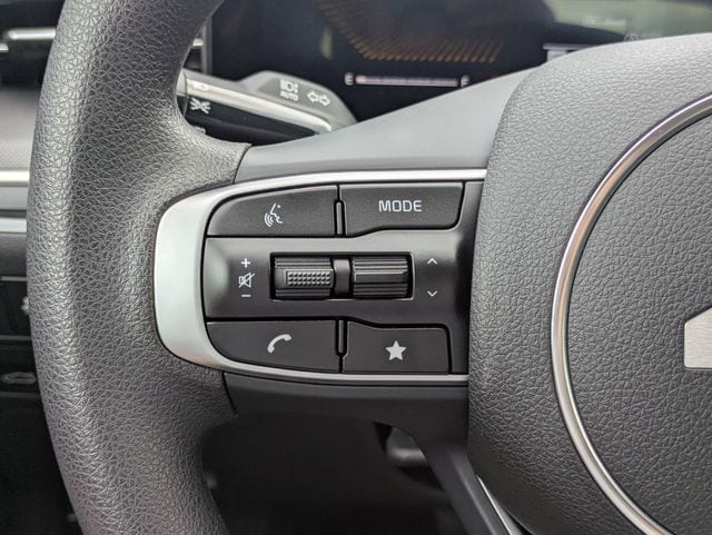 2026 Kia K5 LXS - Photo 21