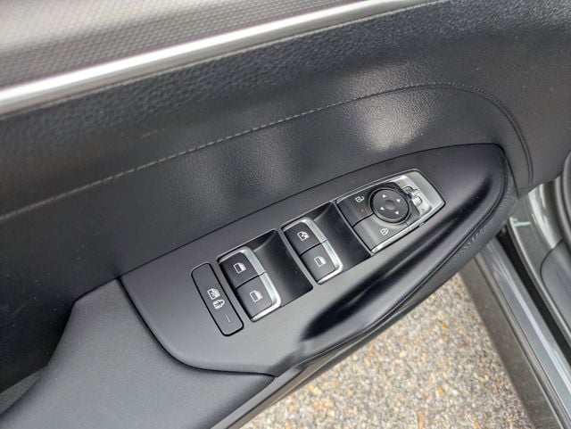 2026 Kia K5 LXS - Photo 12