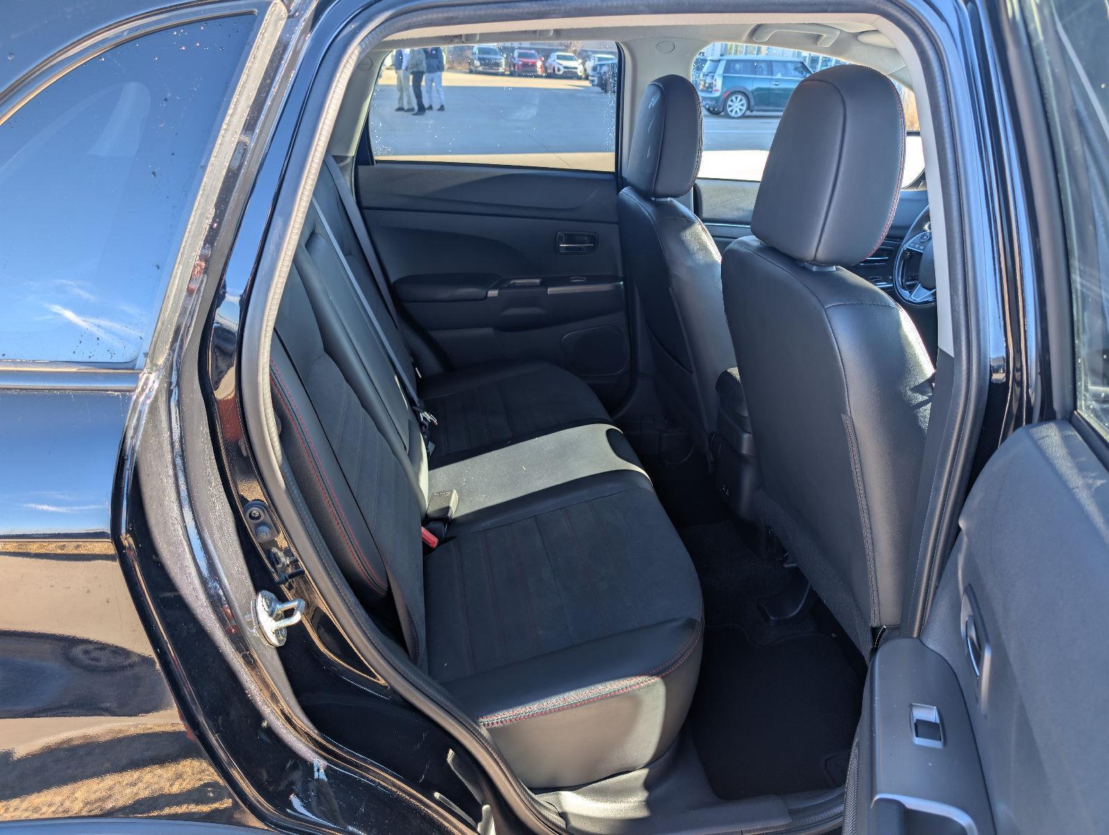 2024 Mitsubishi Outlander Sport SE - Photo 10