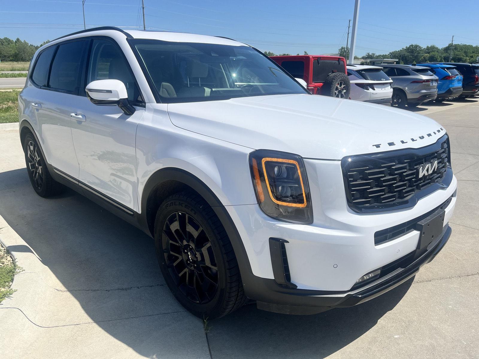 2022 Kia Telluride SX photo 3
