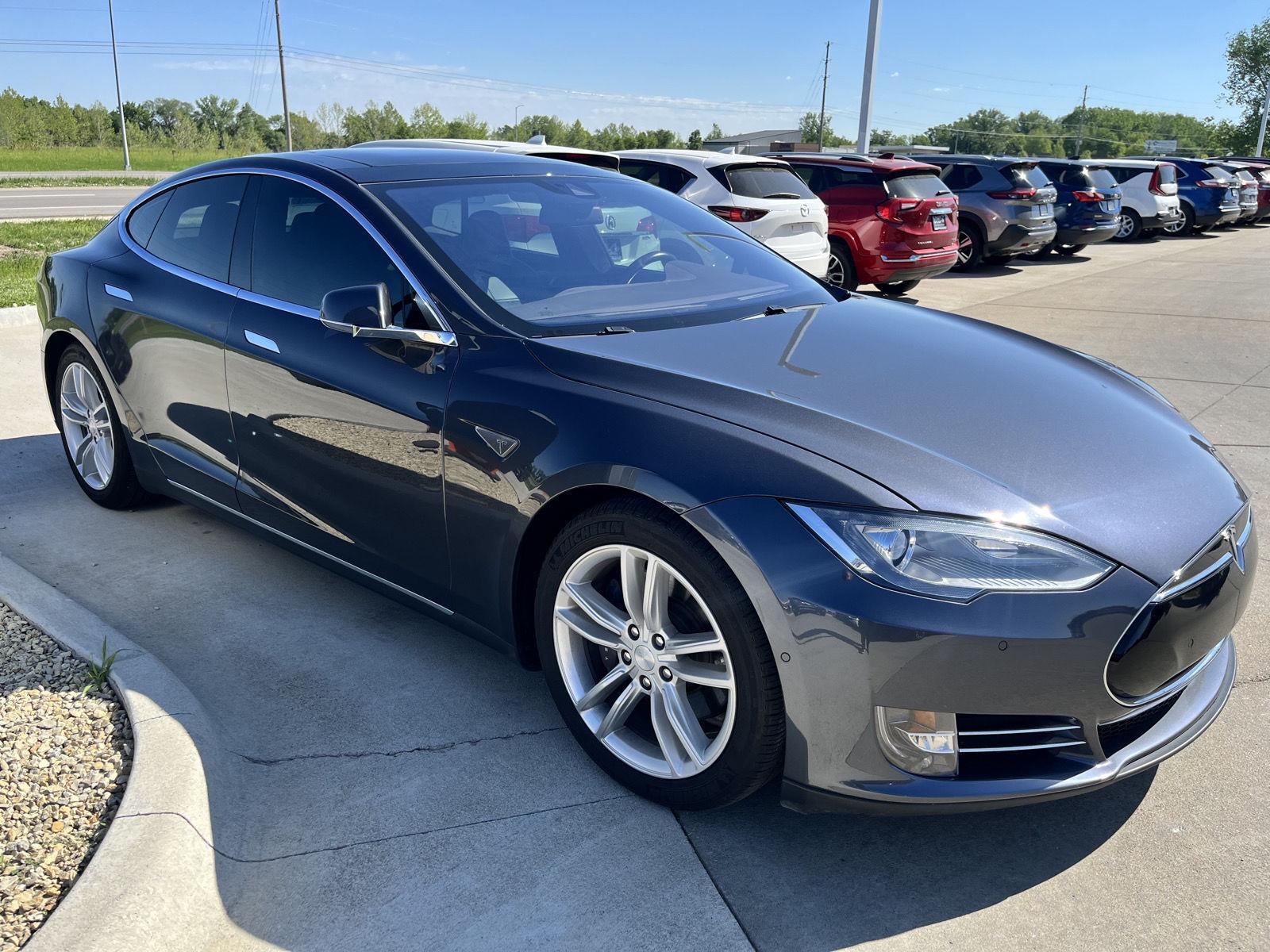 2016 Tesla Model S 70D photo 3