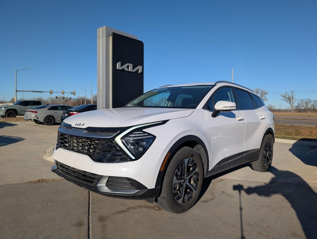 Used 2024 Kia Sportage EX SUV
