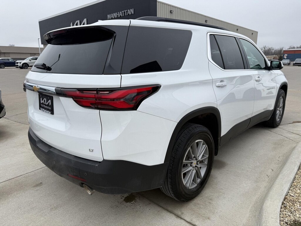 Used 2022 Chevrolet Traverse LT Cloth SUV