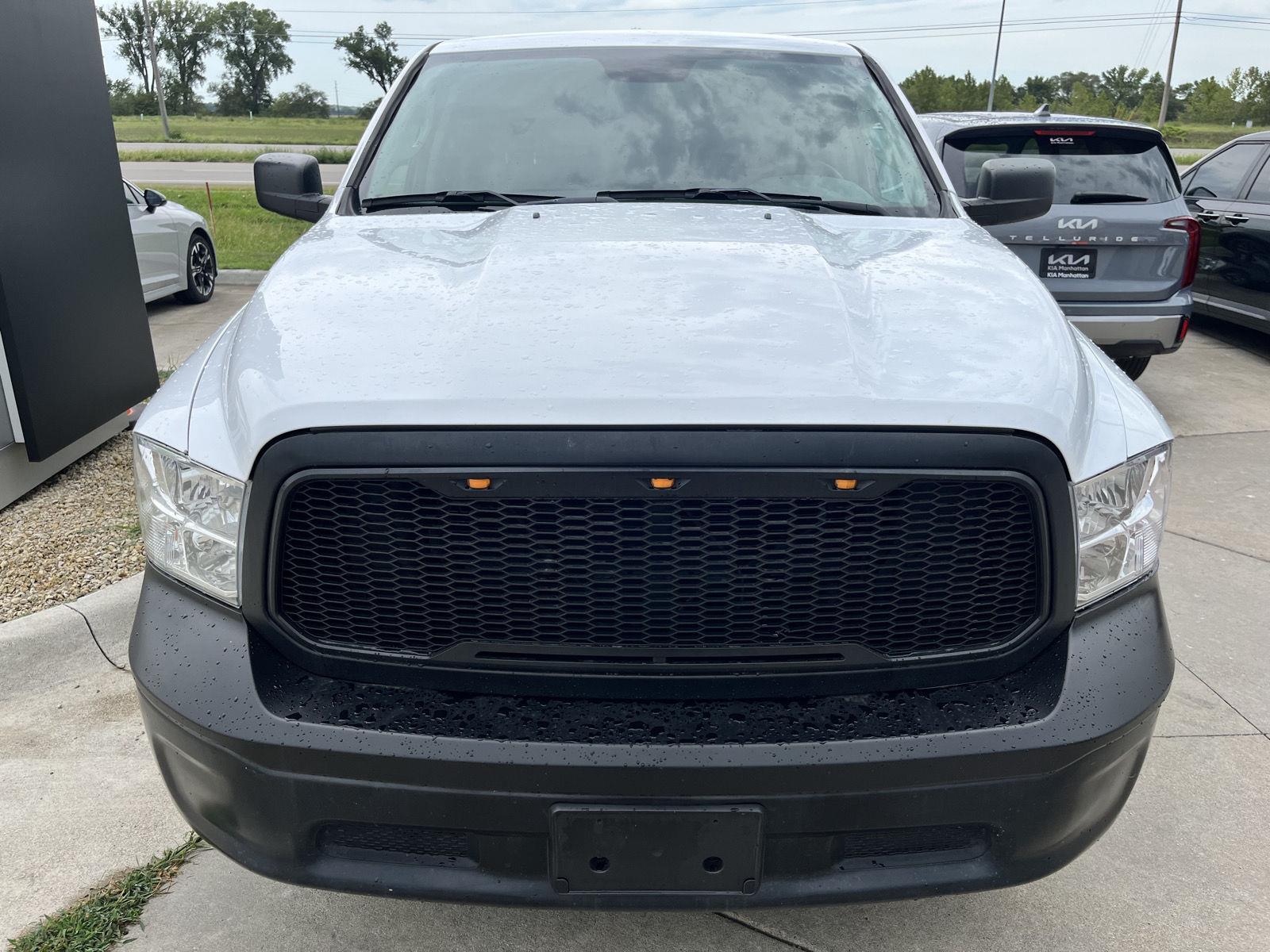 2019 Ram 1500 Classic Tradesman photo 2