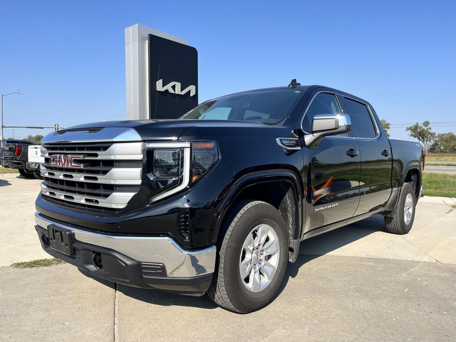 2024 GMC Sierra 1500 SLE's photo