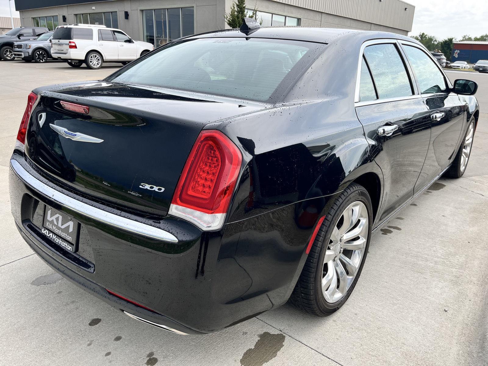 2019 Chrysler 300 Limited photo 4