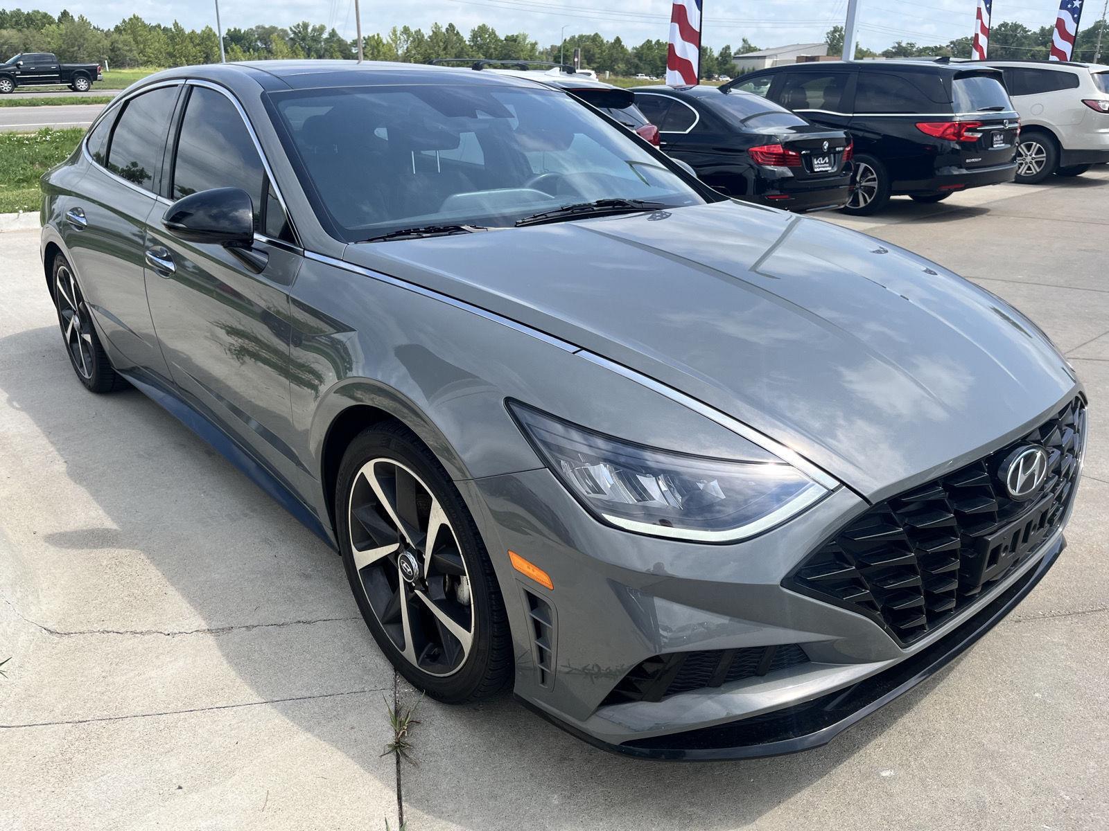 2022 Hyundai Sonata SEL Plus photo 3