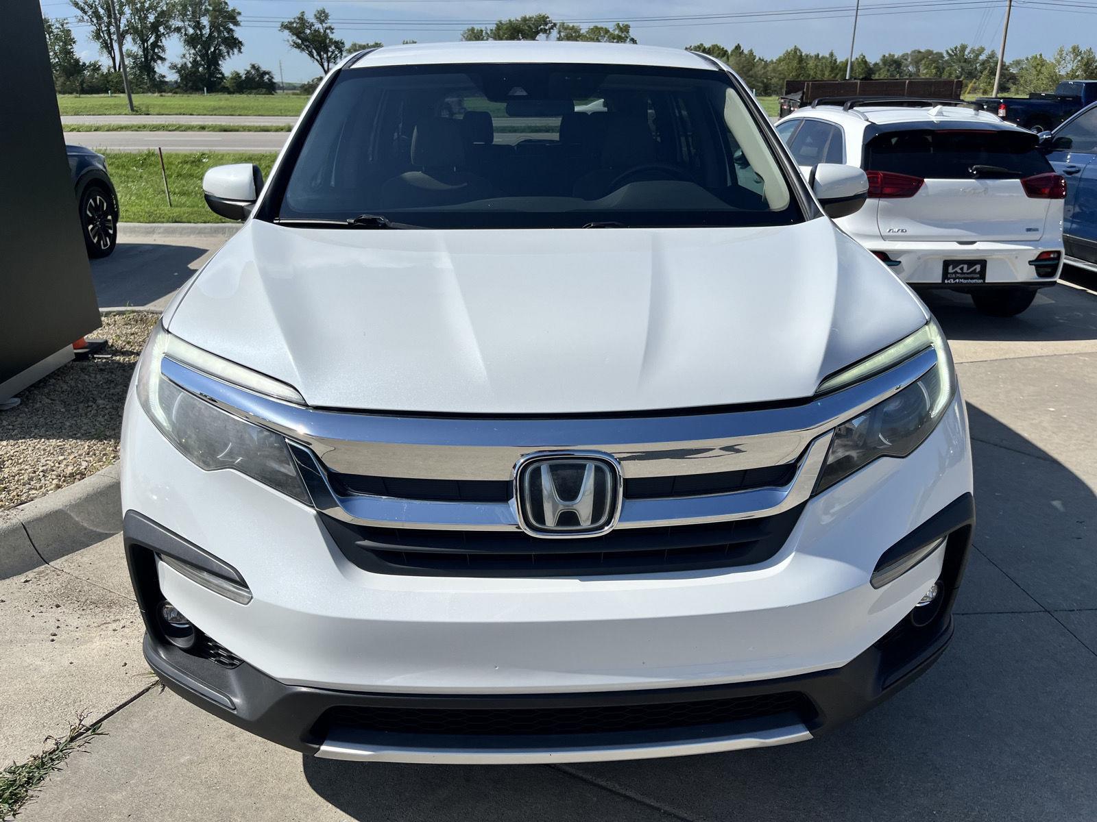 2020 Honda Pilot EX photo 2