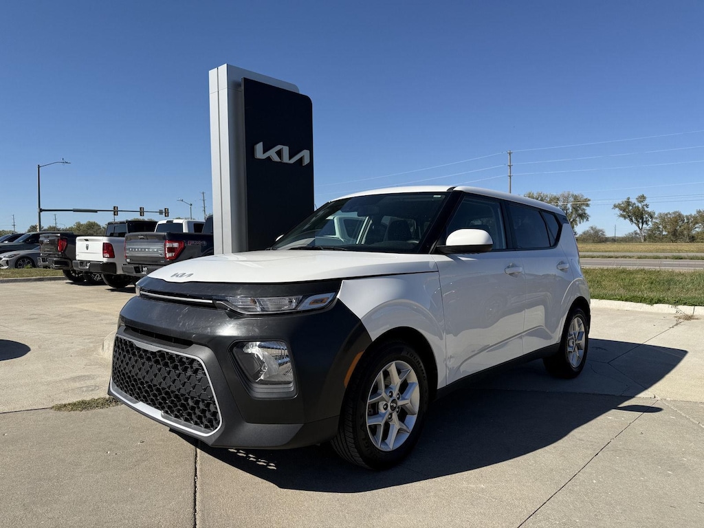 Used 2022 Kia Soul LX Hatchback