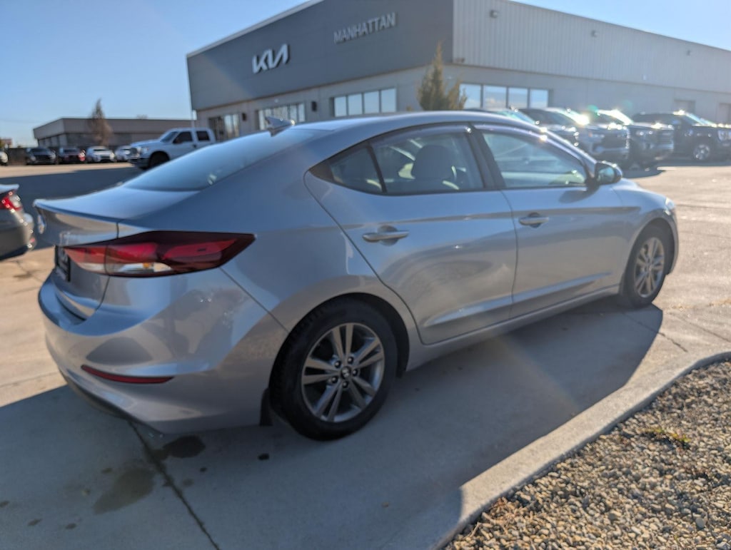Used 2017 Hyundai Elantra SE Sedan
