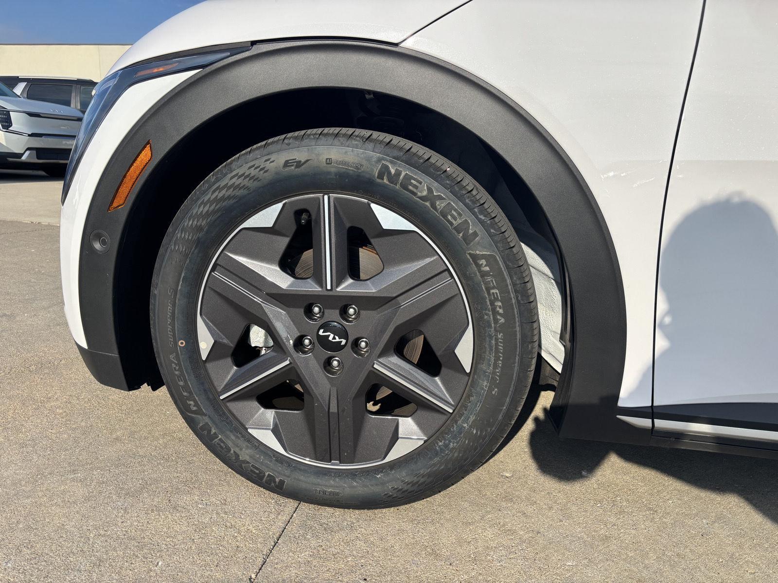 2025 Kia EV6 Light L/R - Photo 6