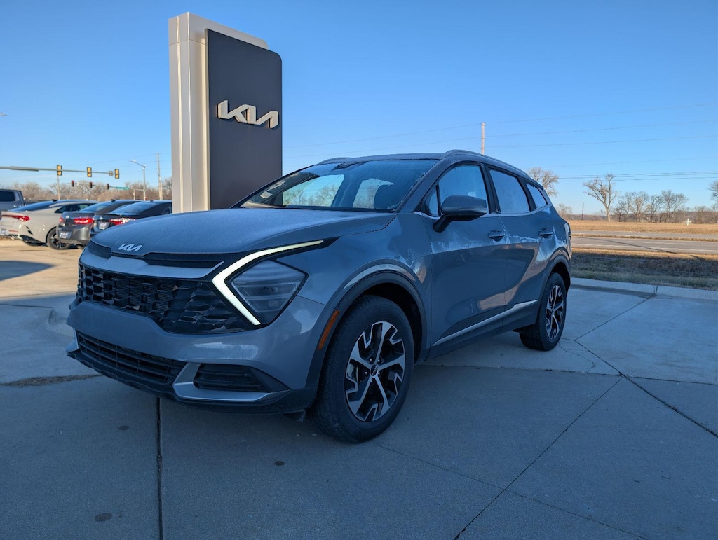 Used 2025 Kia Sportage EX SUV