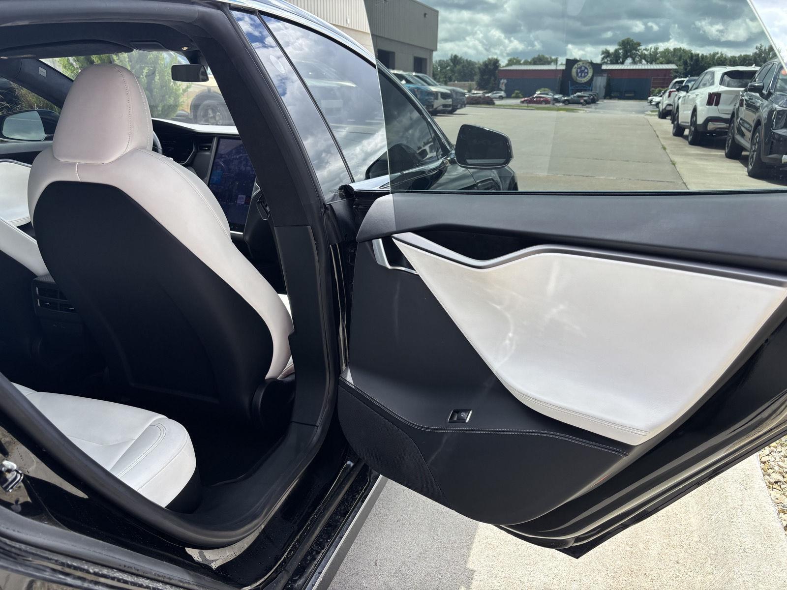 2020 Tesla Model S Performance - Photo 29