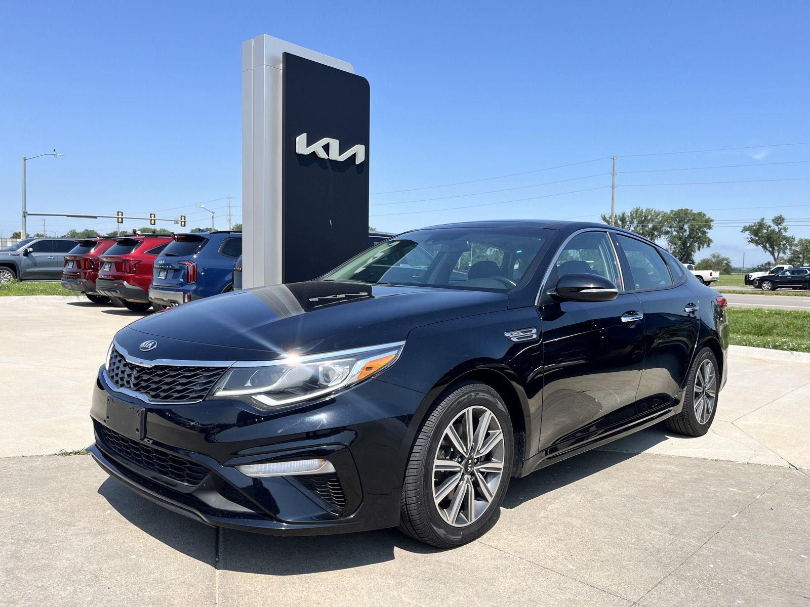 2019 Kia Optima LX's photo