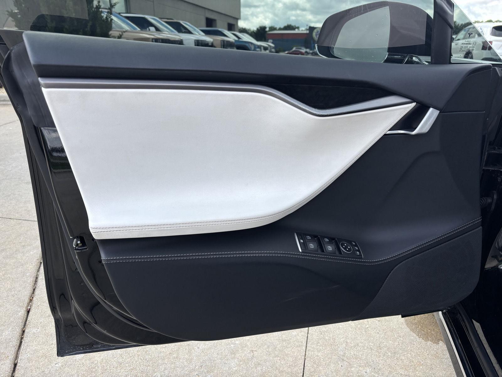 2020 Tesla Model S Performance - Photo 7