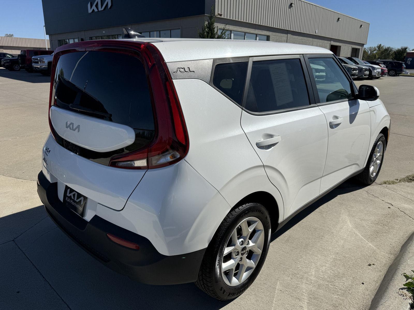 2022 Kia Soul LX S X-Line photo 2