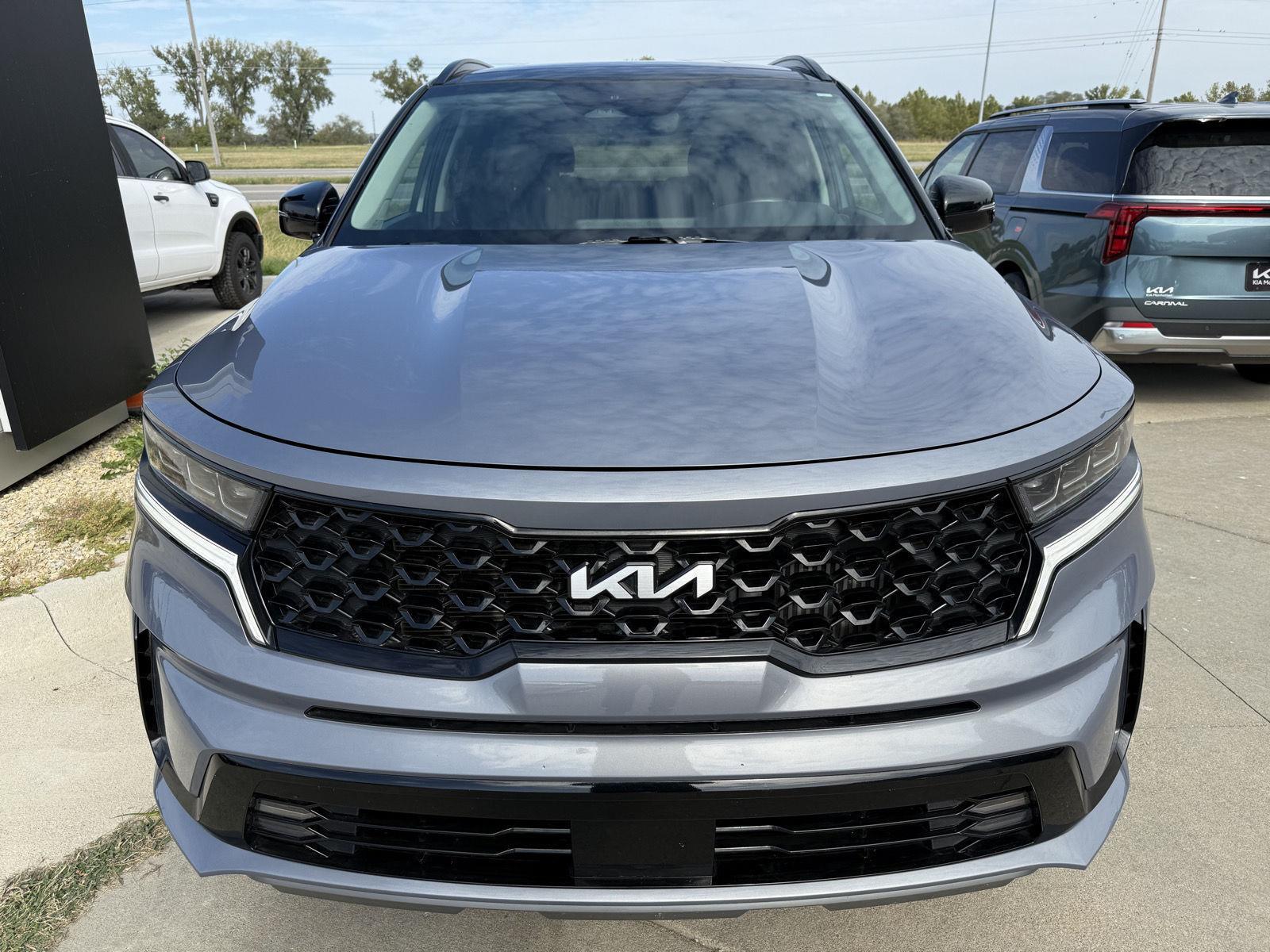 2023 Kia Sorento SX photo 2