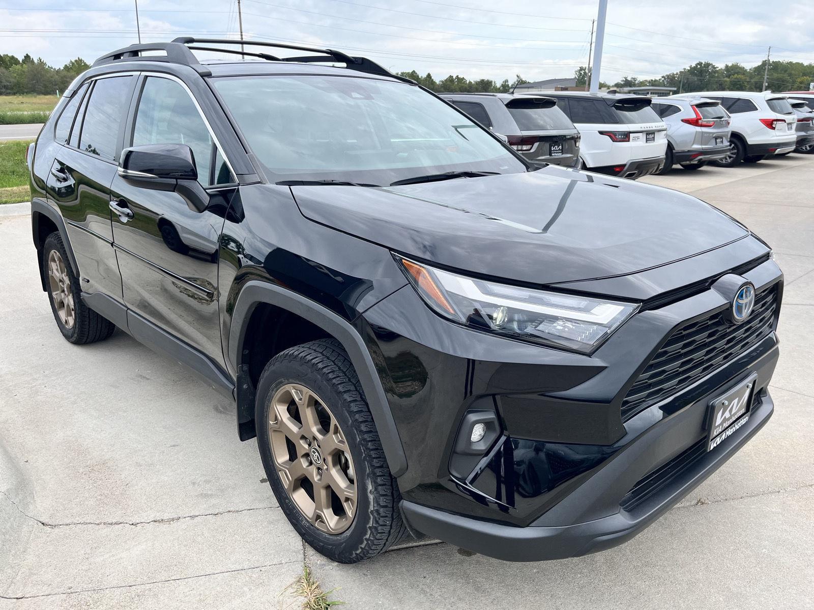 2023 Toyota RAV4 Hybrid photo 3