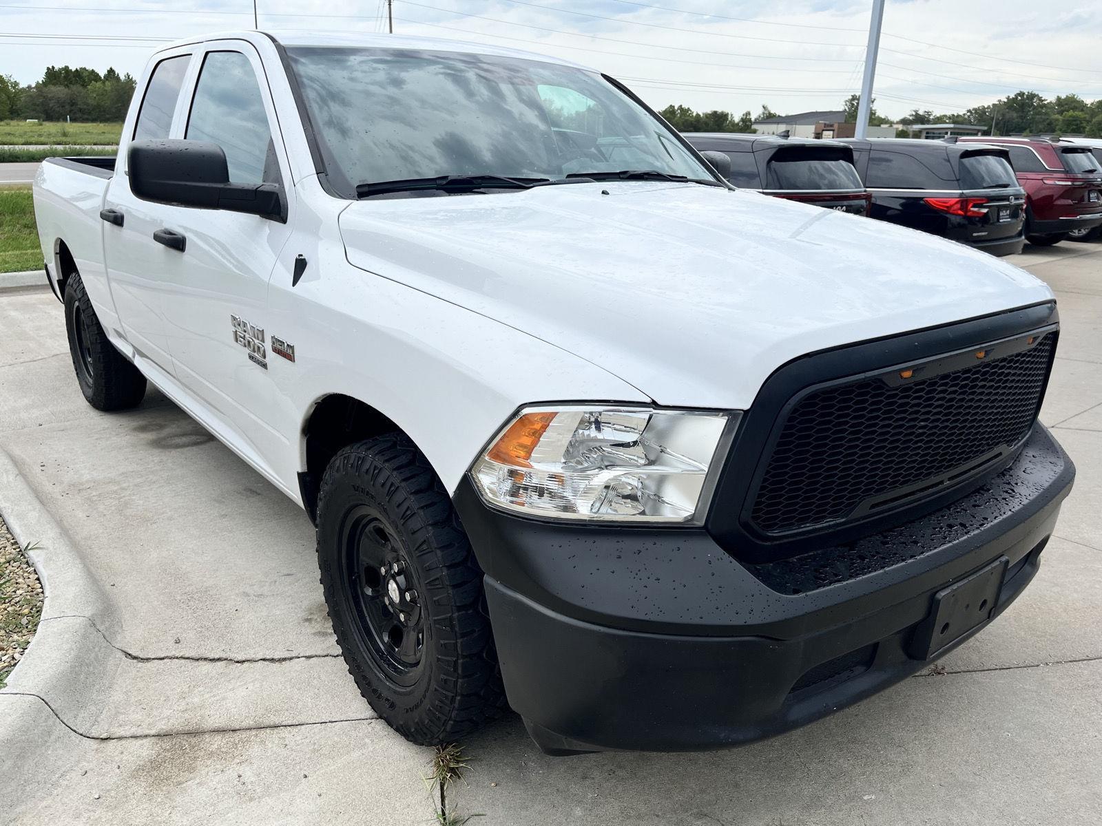 2019 Ram 1500 Classic Tradesman photo 3