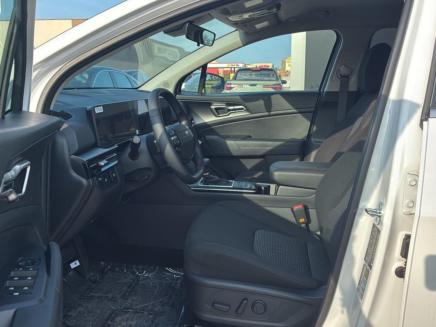 2026 Kia Sportage LX - Photo 8
