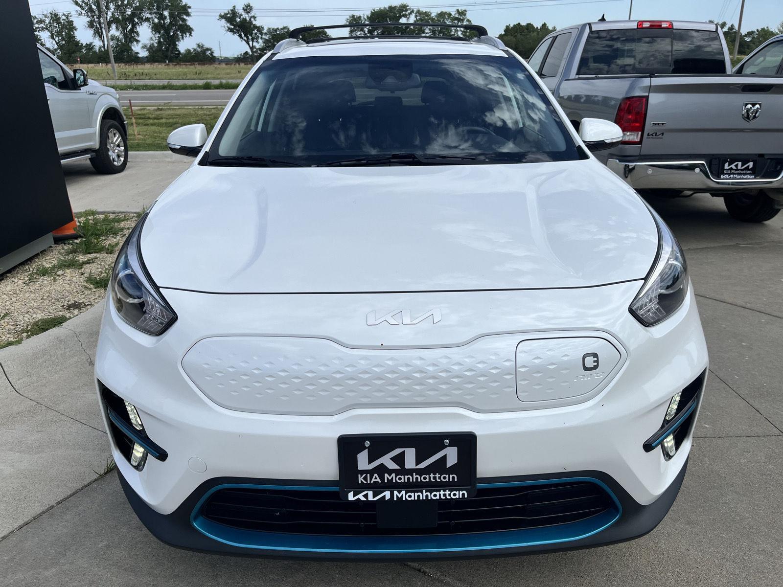 Certified 2022 Kia Niro EX Premium with VIN KNDCE3LG2N5143504 for sale in Manhattan, KS