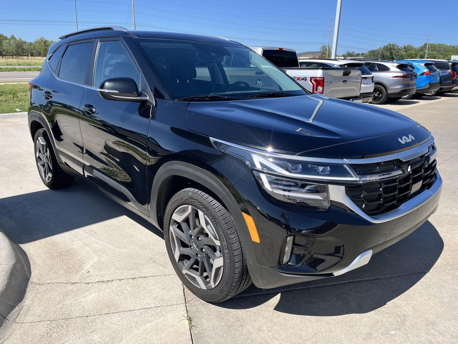 2024 Kia Seltos SX photo 3