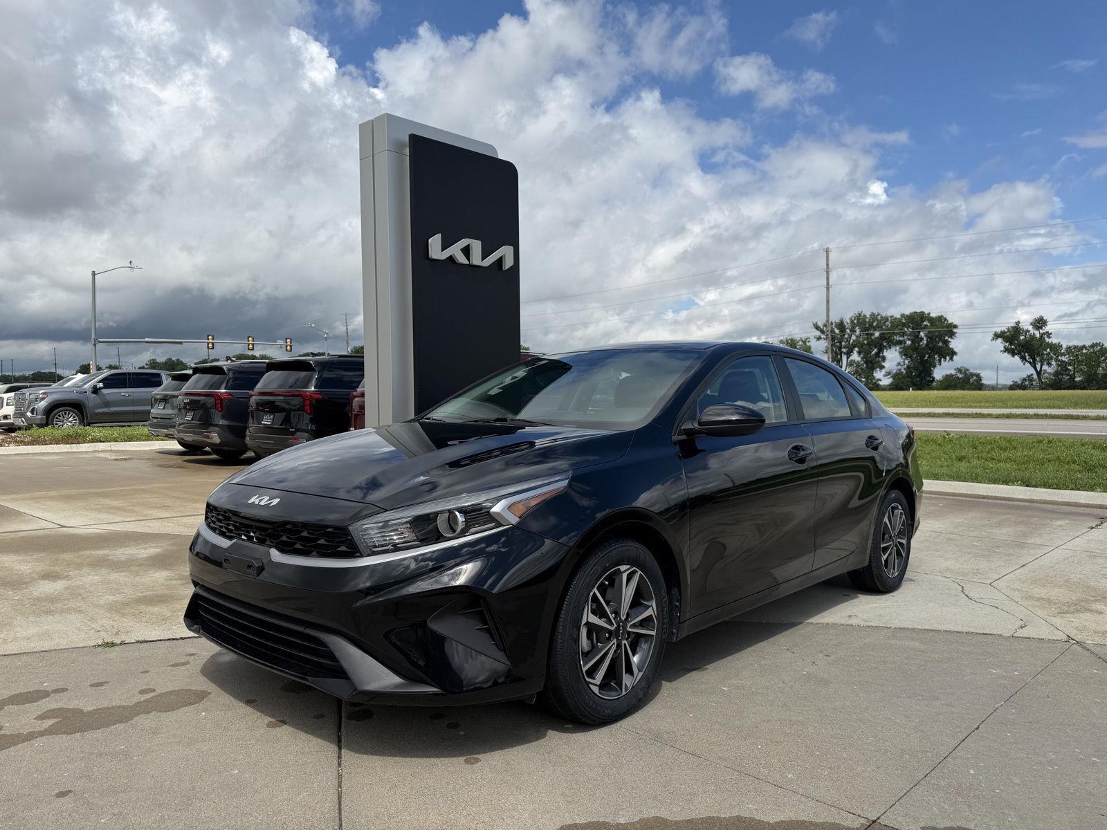 2024 Kia Forte LXS AT's photo