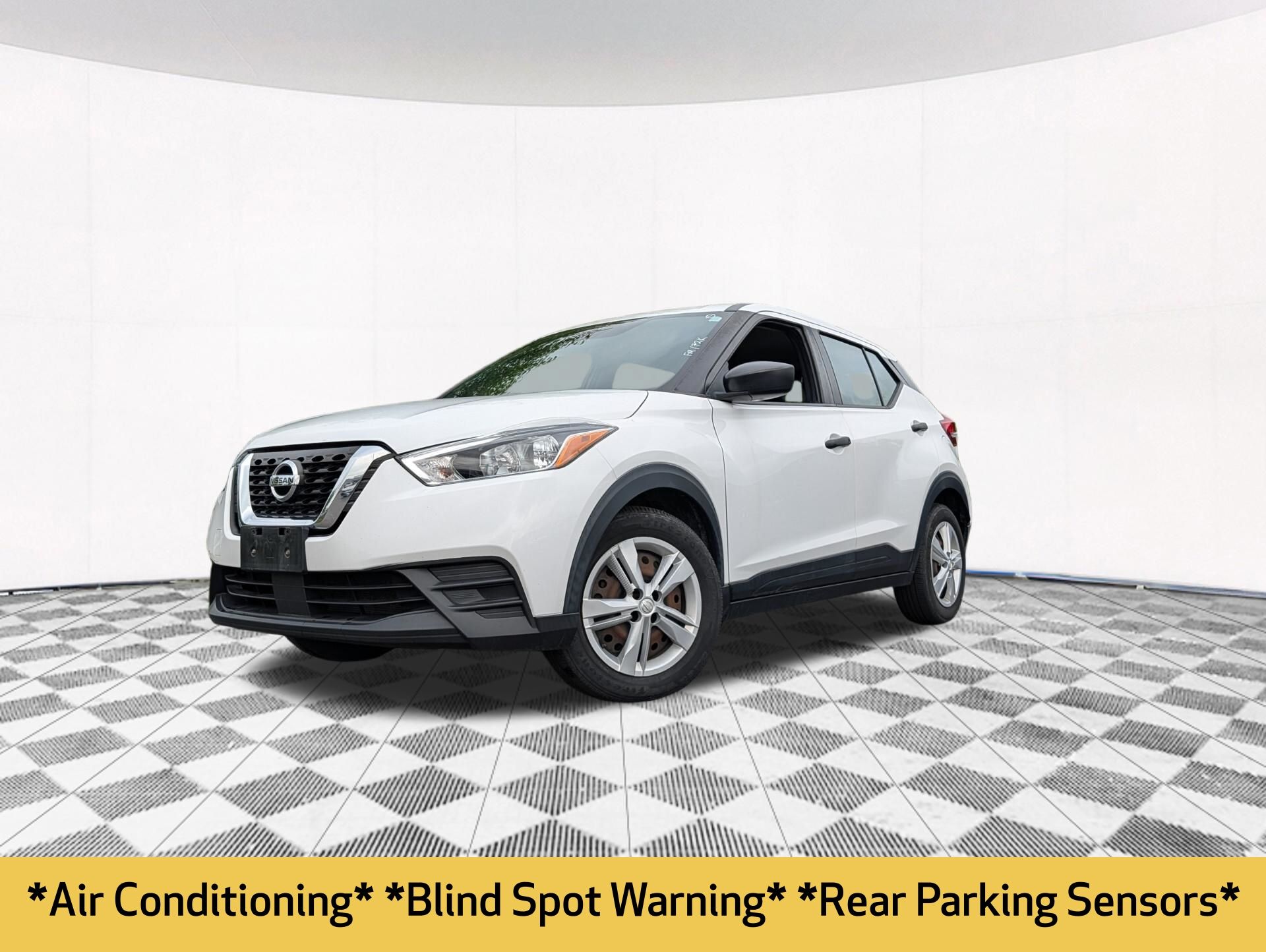 Used 2020 Nissan Kicks S with VIN 3N1CP5BV8LL489806 for sale in McHenry, IL