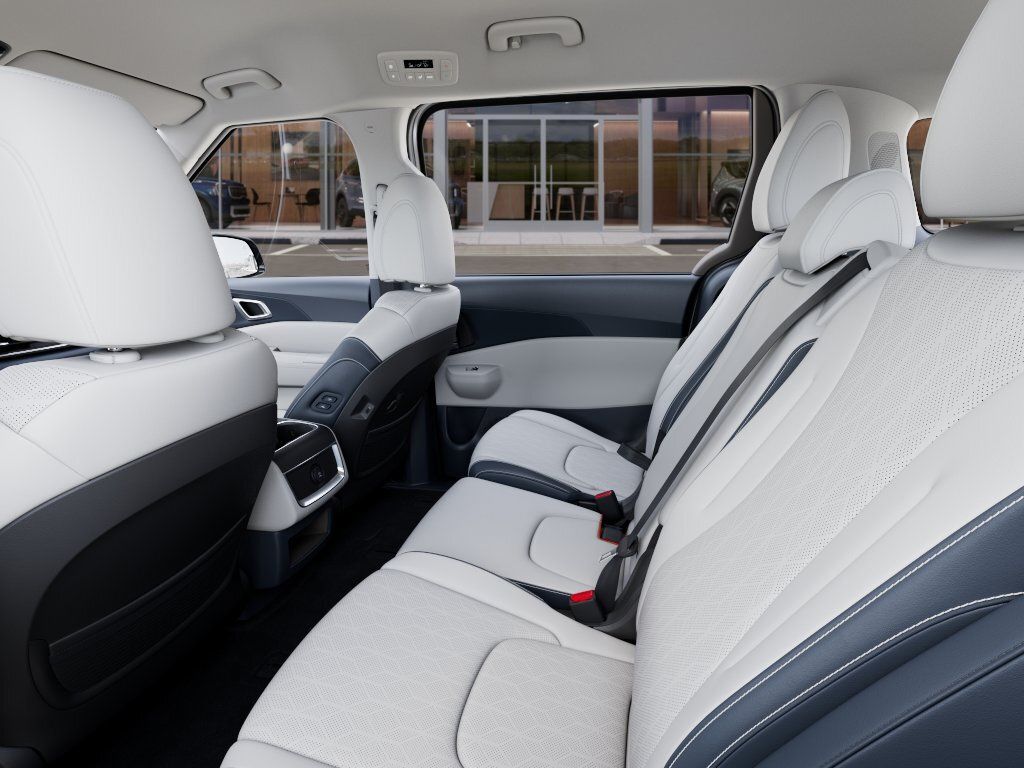 2026 Kia Carnival EX - Photo 26