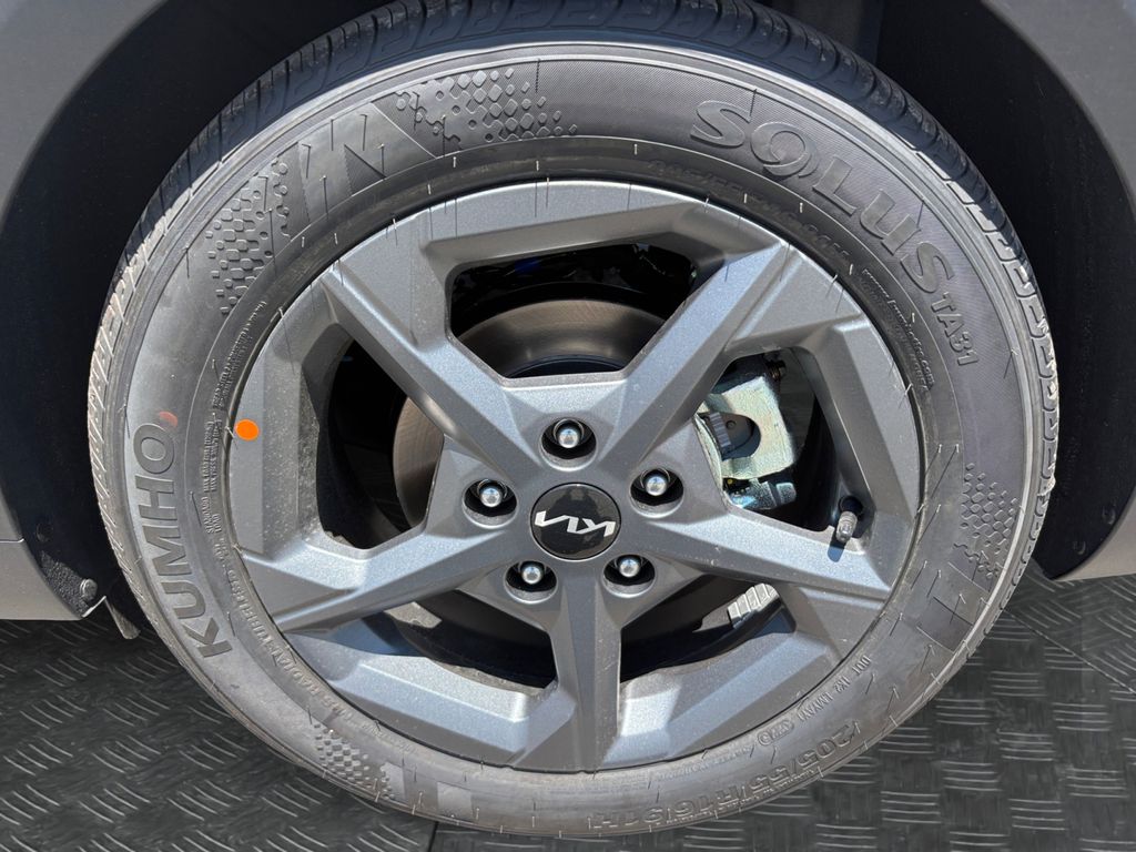 2025 Kia K4 LXS - Photo 20