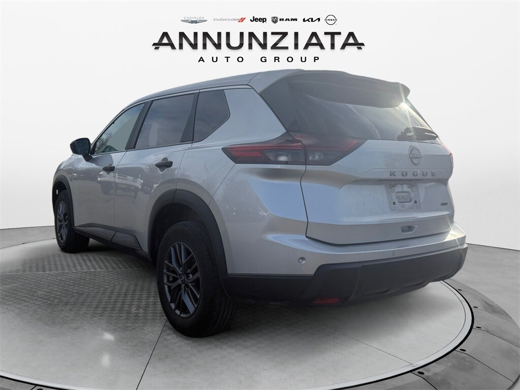 2024 Nissan Rogue S photo 3