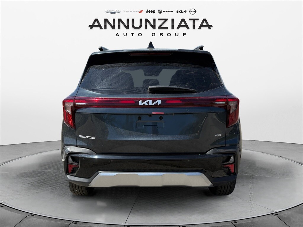 2025 Kia Seltos EX photo 3