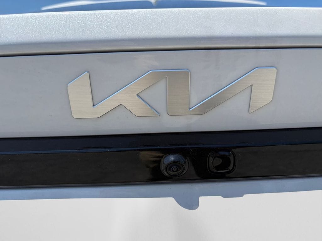 2025 Kia K4 LXS - Photo 17