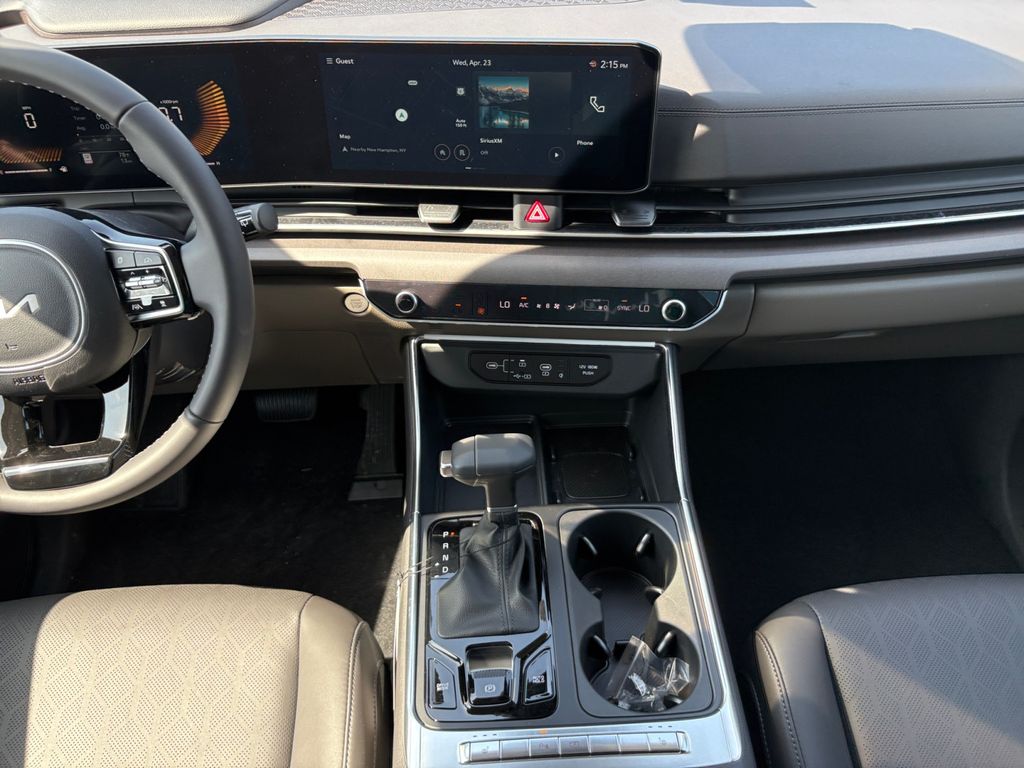 2025 Kia Carnival EX - Photo 11
