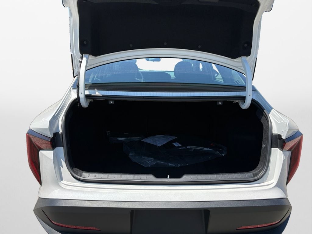 2025 Kia K4 LXS - Photo 18