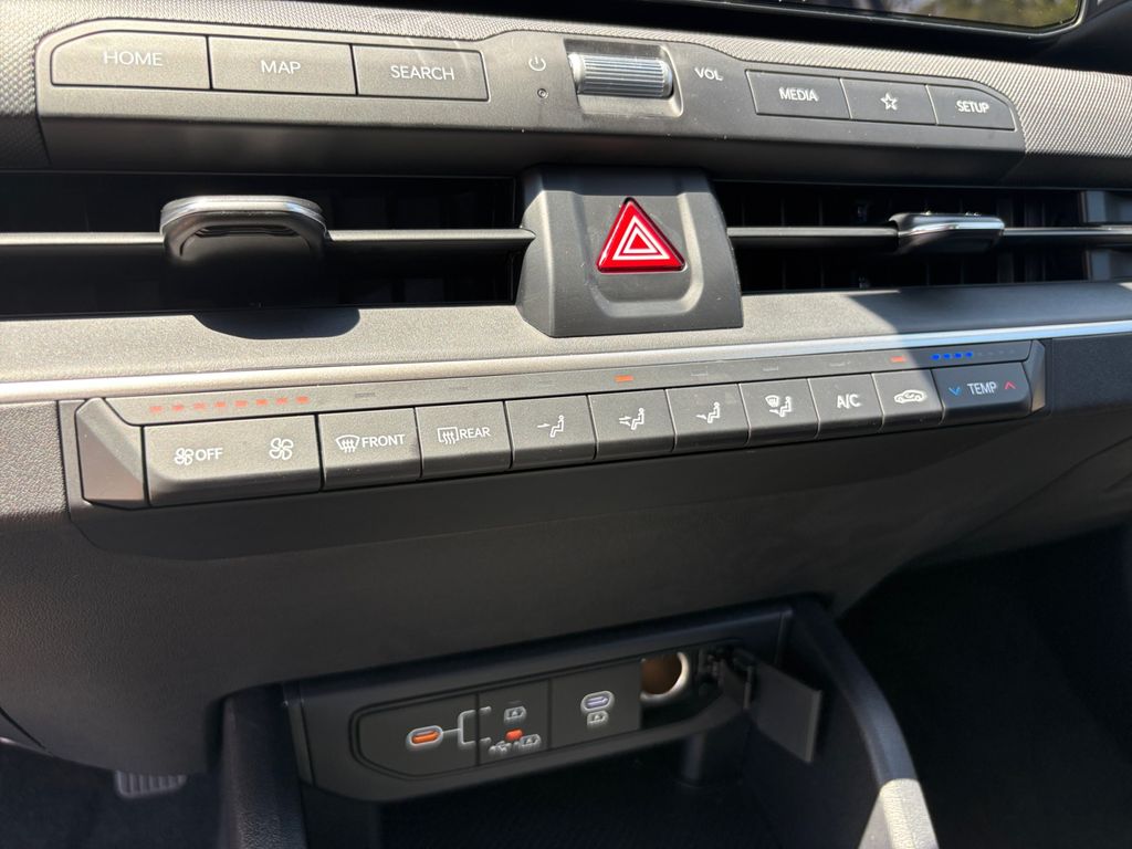2025 Kia K4 LXS - Photo 29