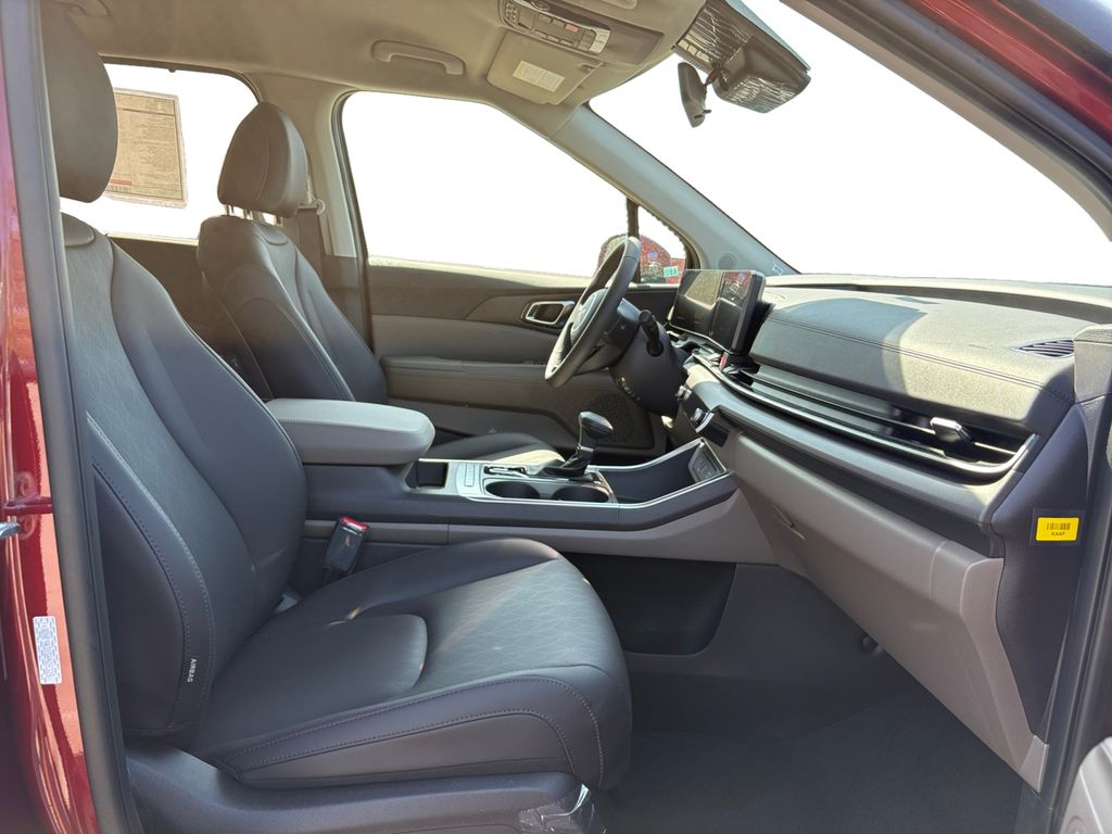 2025 Kia Carnival EX - Photo 15