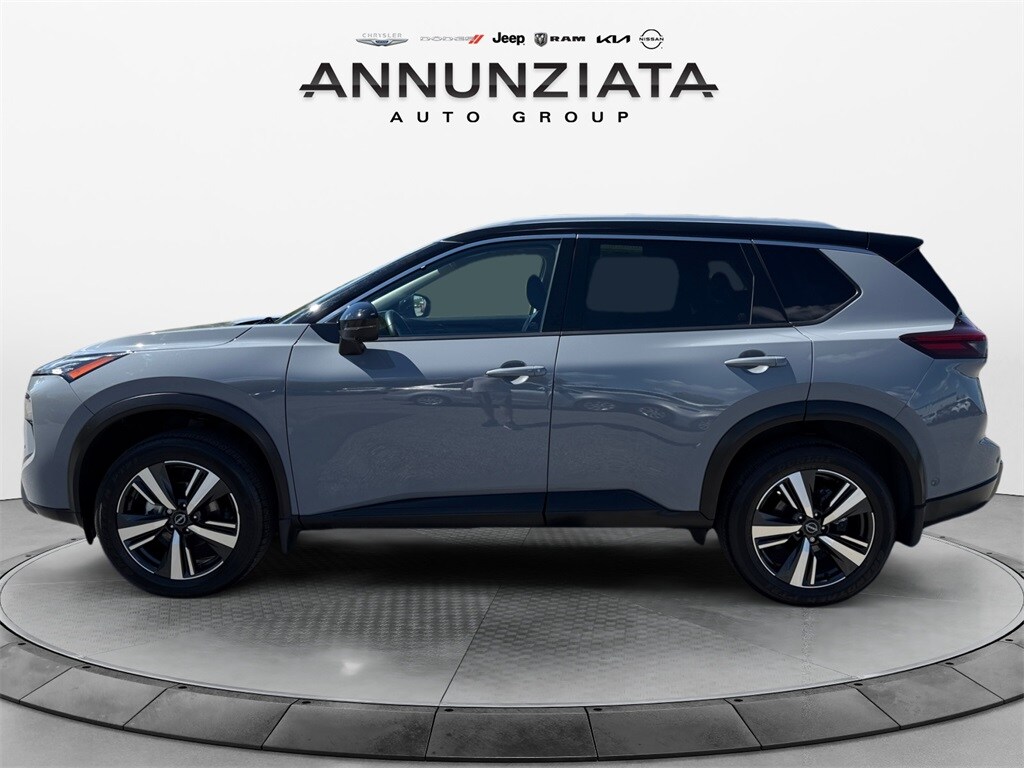 2024 Nissan Rogue SL photo 2