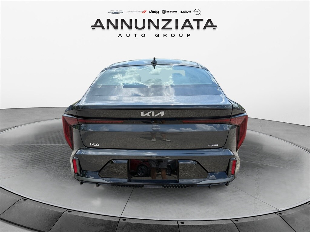 2025 Kia K4 GT-Line photo 4